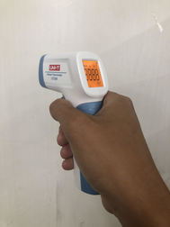 非接触体温計